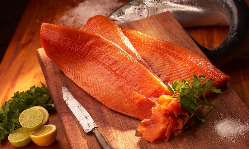 [NOEL2021215] A - SAUMON FUMÉ. Filet entier env. 1kg